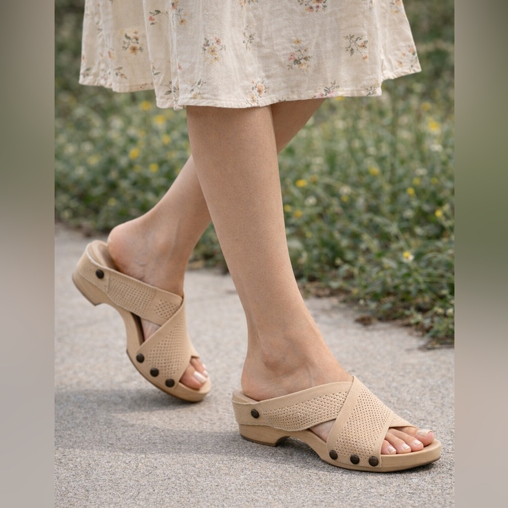 NWOT Jax & Bard Wood Sole Knit Wedge Sandals Size 40 | Slip On Comfort